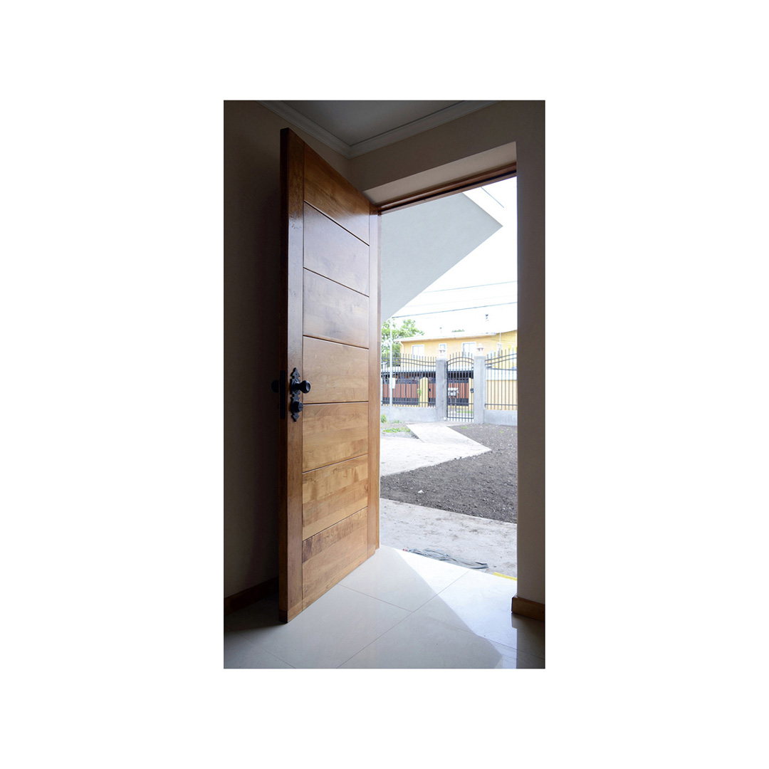 Casa Apolonia — puerta acceso